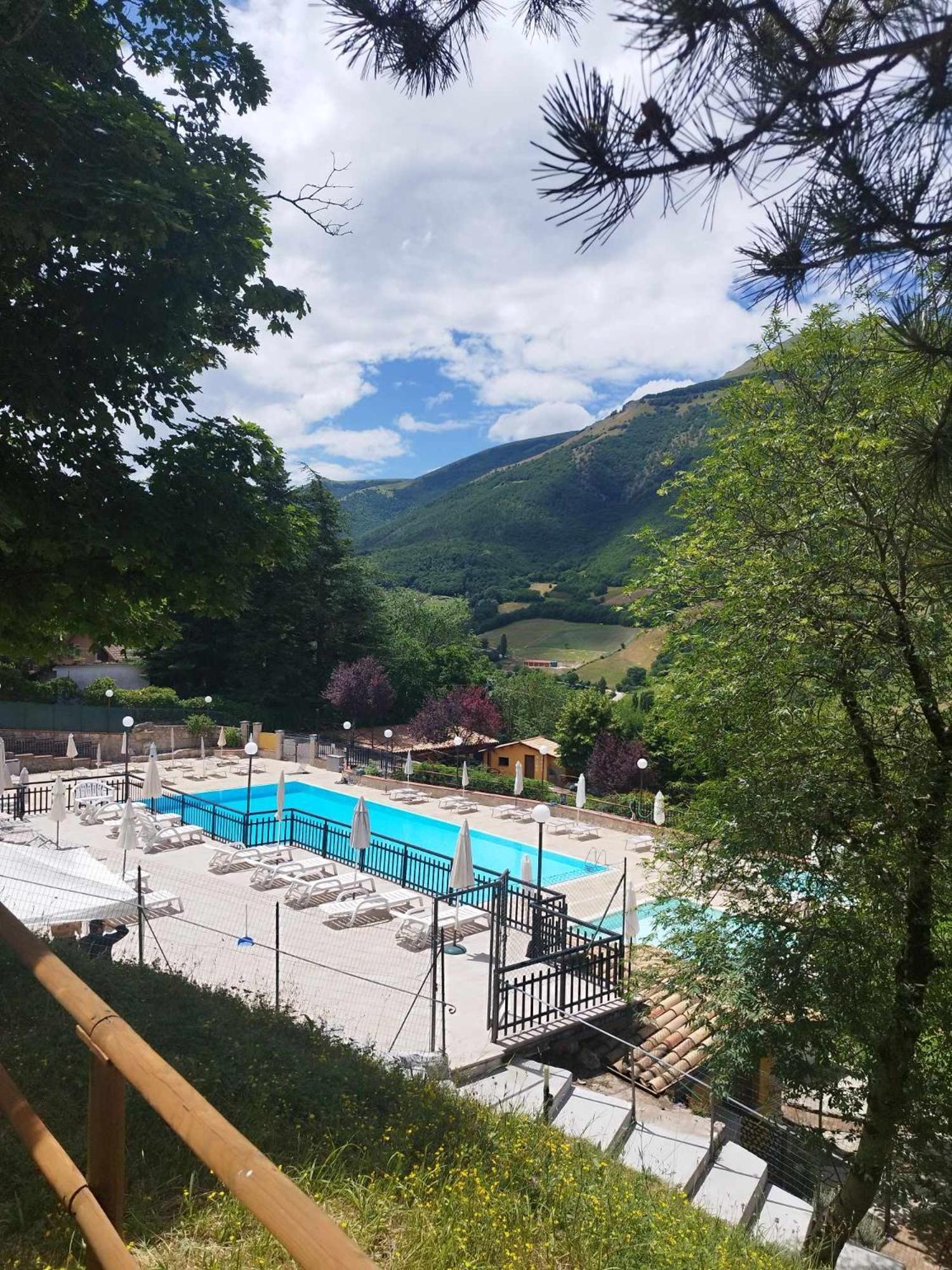 Hotel Pineta Ristorante Country House In Fabriano Campodonico  Ngoại thất bức ảnh
