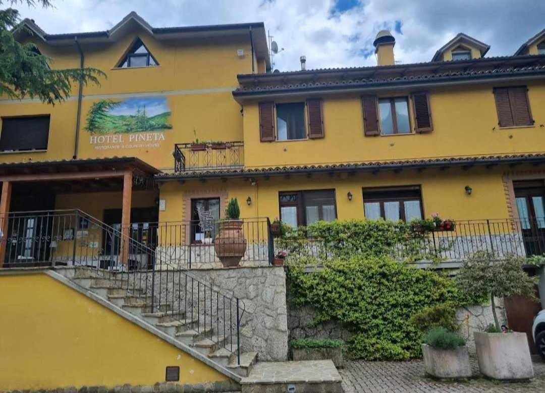 Hotel Pineta Ristorante Country House In Fabriano Campodonico  Ngoại thất bức ảnh