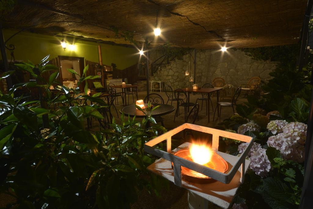 Hotel Pineta Ristorante Country House In Fabriano Campodonico  Ngoại thất bức ảnh
